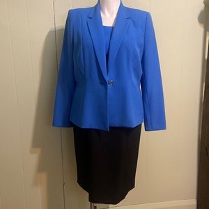 Women’s Dress Suiting